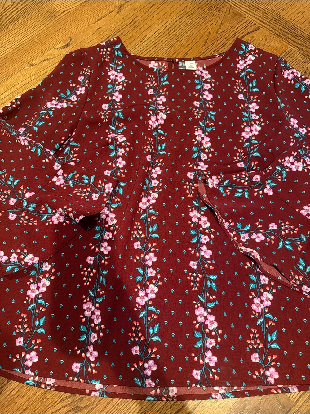 Old navy Women’s Floral Bell-Sleeve Top - Burgundy Sz medium